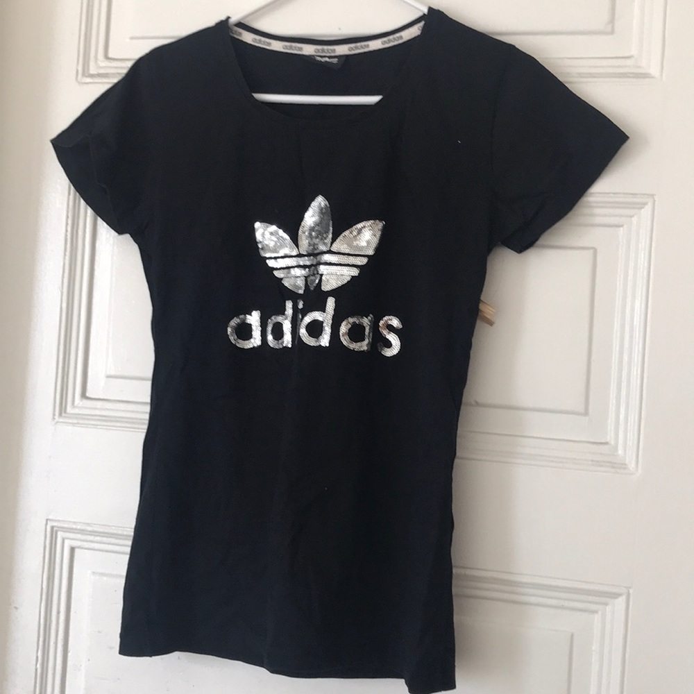 Adidas shirt size xl